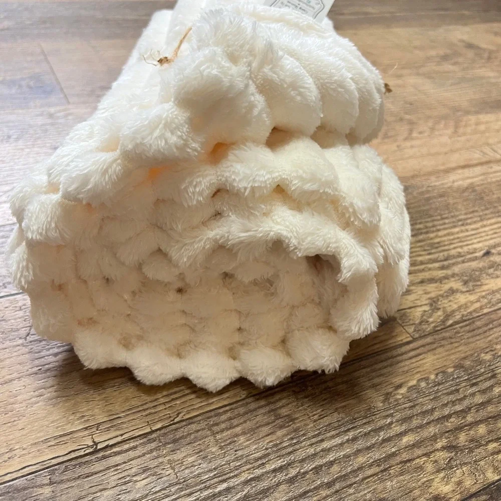 Rustic Rooster Plush Ribbed Throw Blanket Cream Ivory 40x55 soft light weight